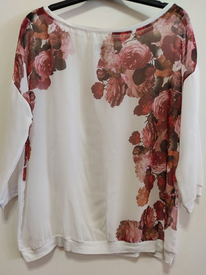 Bershka blouse used, cotton muslin, size large with flowers