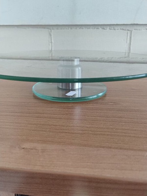 Glass cake stand with rotating head, like new, diameter 33 cm