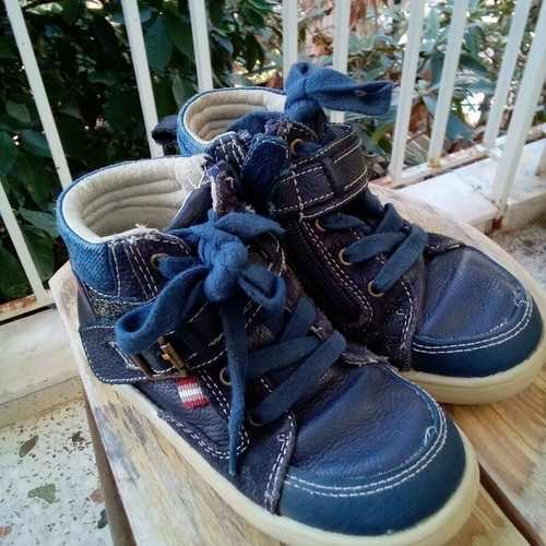 Boys' boots used, sizes 26 and 27, with leather insole