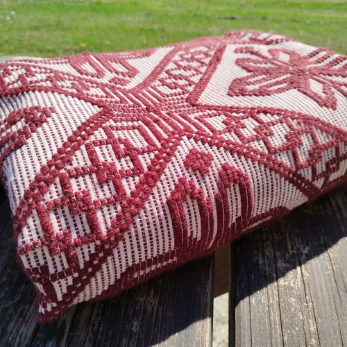 Vintage woven bed cover like new