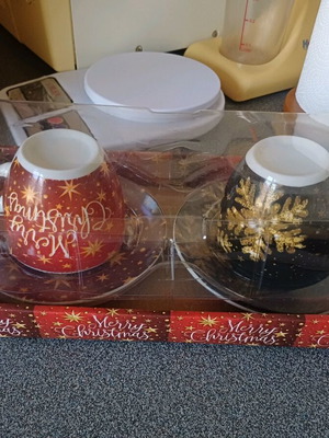 Christmas cup set with saucer like new, 200ml capacity