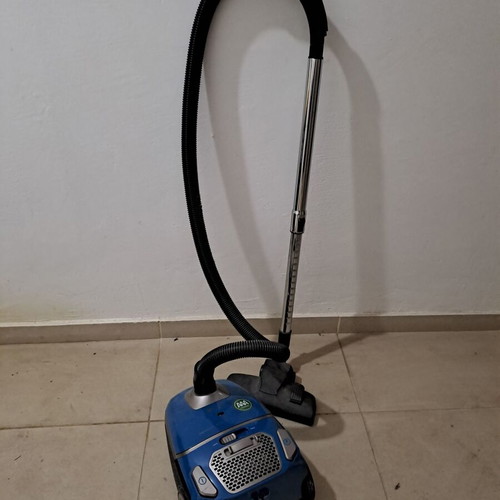 Rohnson R-129 800W vacuum cleaner used with bag