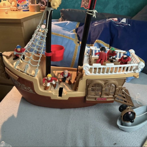 Μεγάλο πειρατικό καράβι Fisher-Price μεταχειρισμένο με φιγούρες και αξεσουάρ