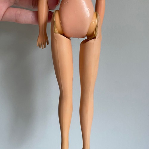 Vintage Sindy Pedigree doll used for repair or parts
