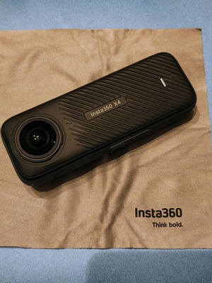 Insta360 X4 action camera like new