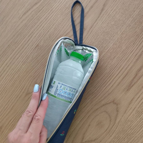 Insulated bag like new for water bottle or baby bottle