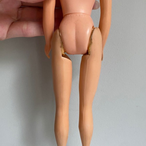 Vintage Sindy Pedigree doll used for repair or parts