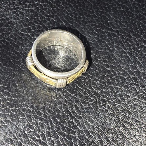 Silver women's ring like new