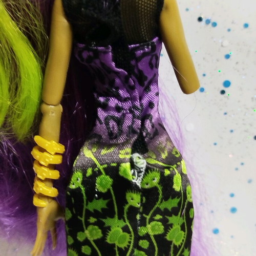 Monster High Clawdeen Freaky Fusion doll used, incomplete with flaws