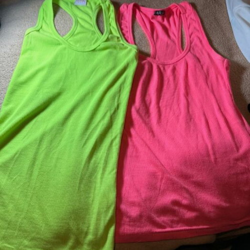 Tirante tops like new, pack of 2, pink and green