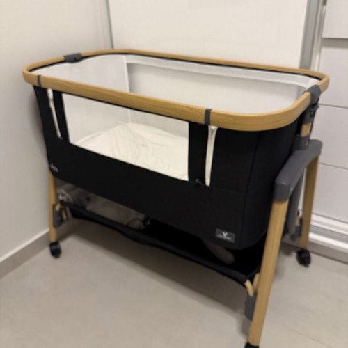 Cangaroo baby cot like new
