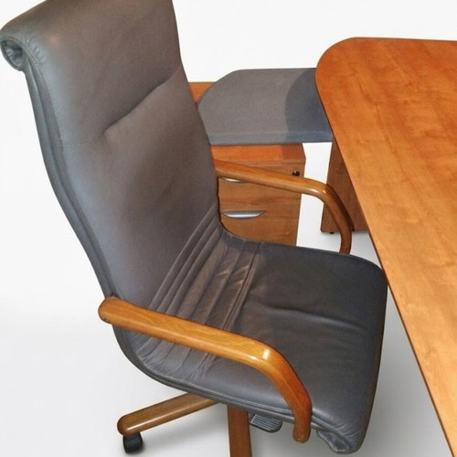 Gautier professional office furniture set like new