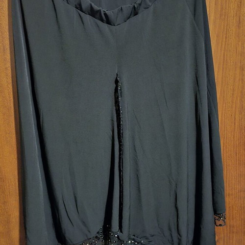 Set blouse with skirt L like new, with sequins, black