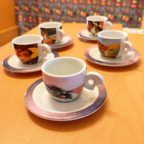 Set of 5 coffee cups like new with painted designs