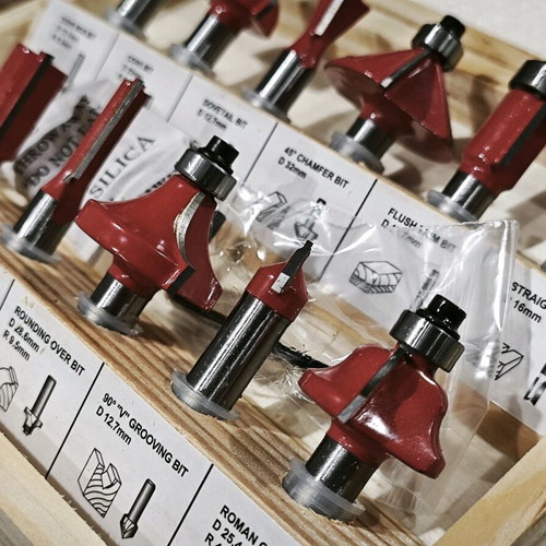 Router bits set 12 pieces 8mm shaft new with wooden case