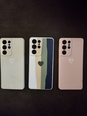Samsung S21 Ultra cases like new