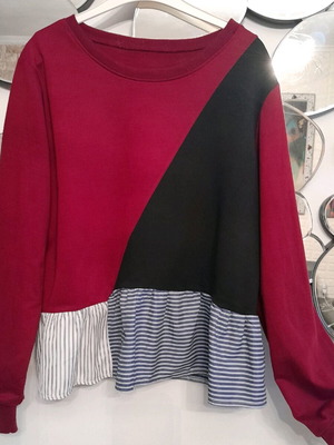 Modern blouse like new, size M/L, unique color combination