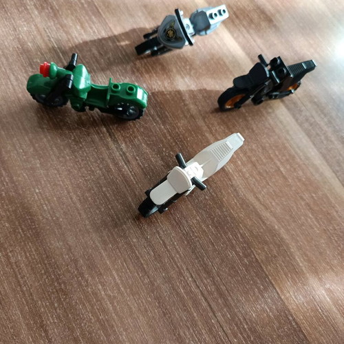 Lego Ninjago motorcycles like new, pack of 4 pieces