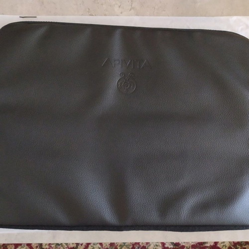 Laptop and tablet case new from Apivita