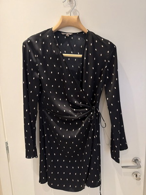 H&M wrap satin dress dark navy polkadot like new, sizes S and M