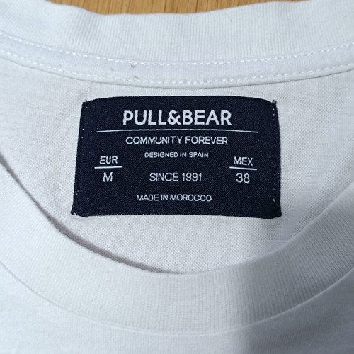 Pull&Bear men's T-shirt size M colorblock with pocket like new