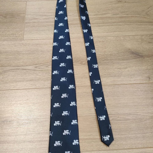 Italian silk tie like new, blue