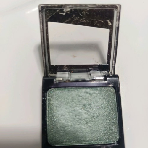 Wet and Wild eyeshadow in golden green olive color new