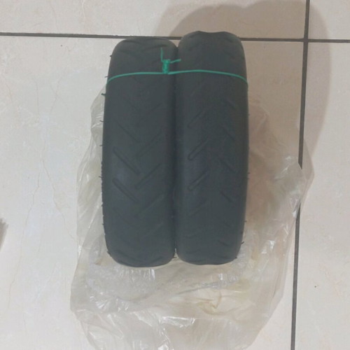 Xiaomi 1S electric scooter used with off-road tires and extras