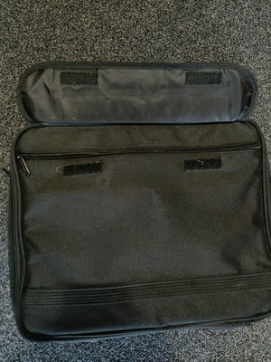 Magiccase laptop case like new, black