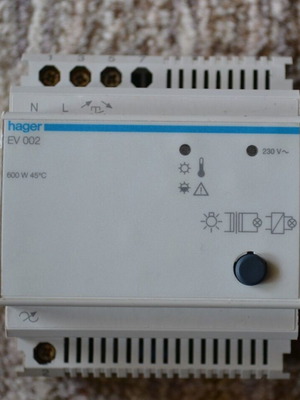 Hager EV 002 rheostat used, 600 Watt, 4-module width