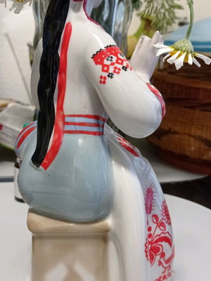 Porcelain figurine Rushnichok vintage USSR like new, 25 cm