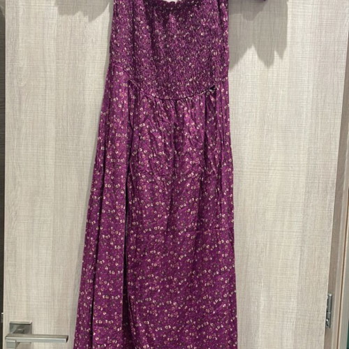 Dress long floral size S/M like new with repairable tear