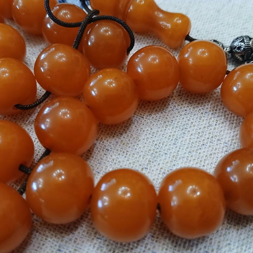 Mastic Worry Beads used, bakelite, vintage metal details