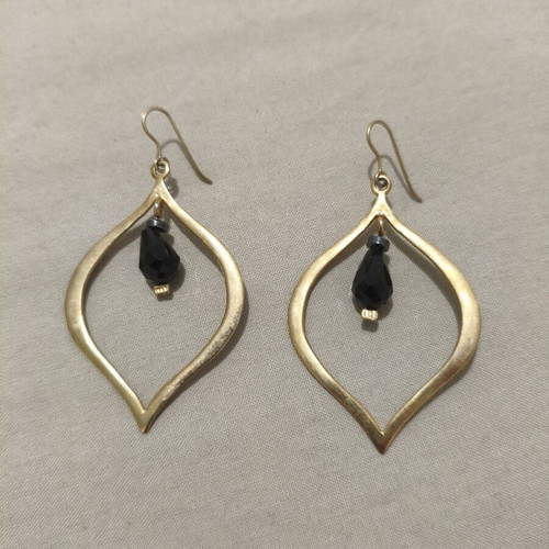 Handmade gold-plated teardrop earrings with black onyx stainless steel like new