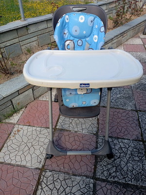 High chair used with wheels for easy movement