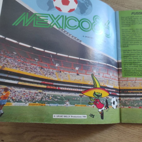2 Albums with stickers World Cup 82 and 86 not Panini