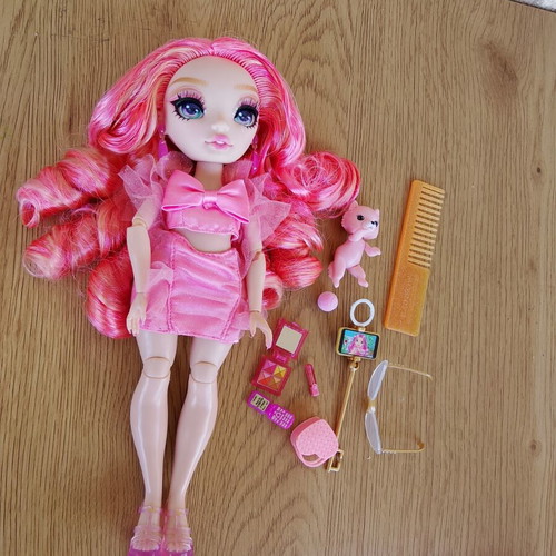 Rainbow High Pinkly Paige doll New Friends curvy edition