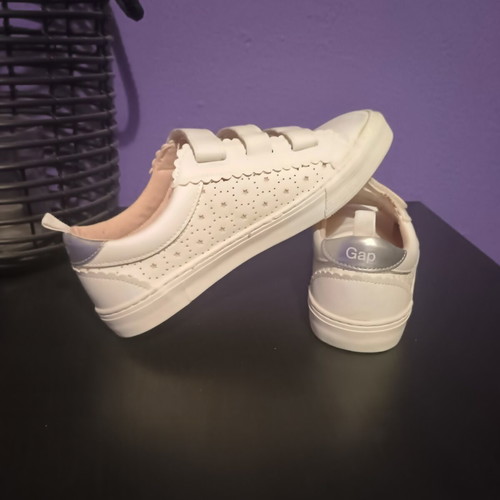 GAP Kids Athletic Shoes like new, size 35-36, white, 23cm