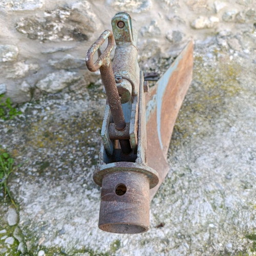 Sepp groove opener for rotary tiller used, adjustable
