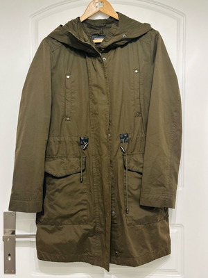 Mango parka with removable lining like new, green