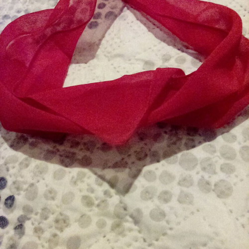 Scarf like new, red, 77x50x50 cm