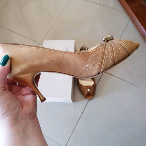 J. Bournazos leather peep toe shoe like new, bronze, size 39