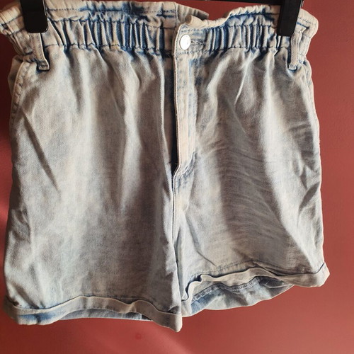 Denim shorts with elastic waist, like new, size L 40 12