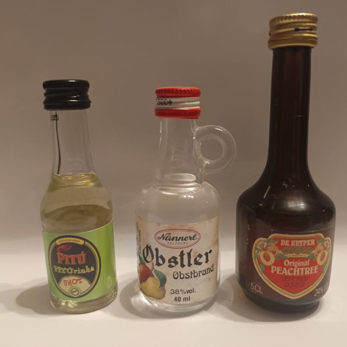 Miniature liqueur bottles, pack of 7, assorted origins