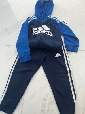 Adidas φόρμα αγορι μεταχειρισμένη, σετ φούτερ νούμερο 5-6 ετών