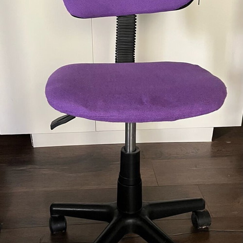 Children's office chair used, purple color with height adjustment