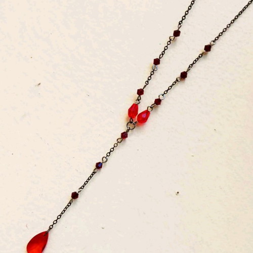 Choker with red beads and teardrop made of stainless steel