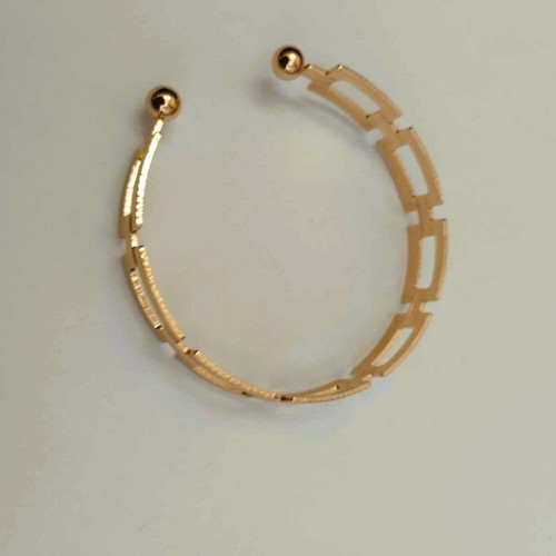 Bracelet with geometric design new, gold one size
