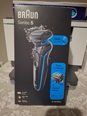 Braun Series 5 men's face shaver like new