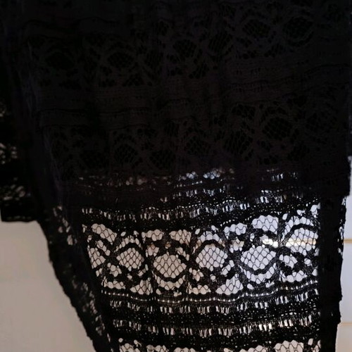 Black lace skirt like new, size XL